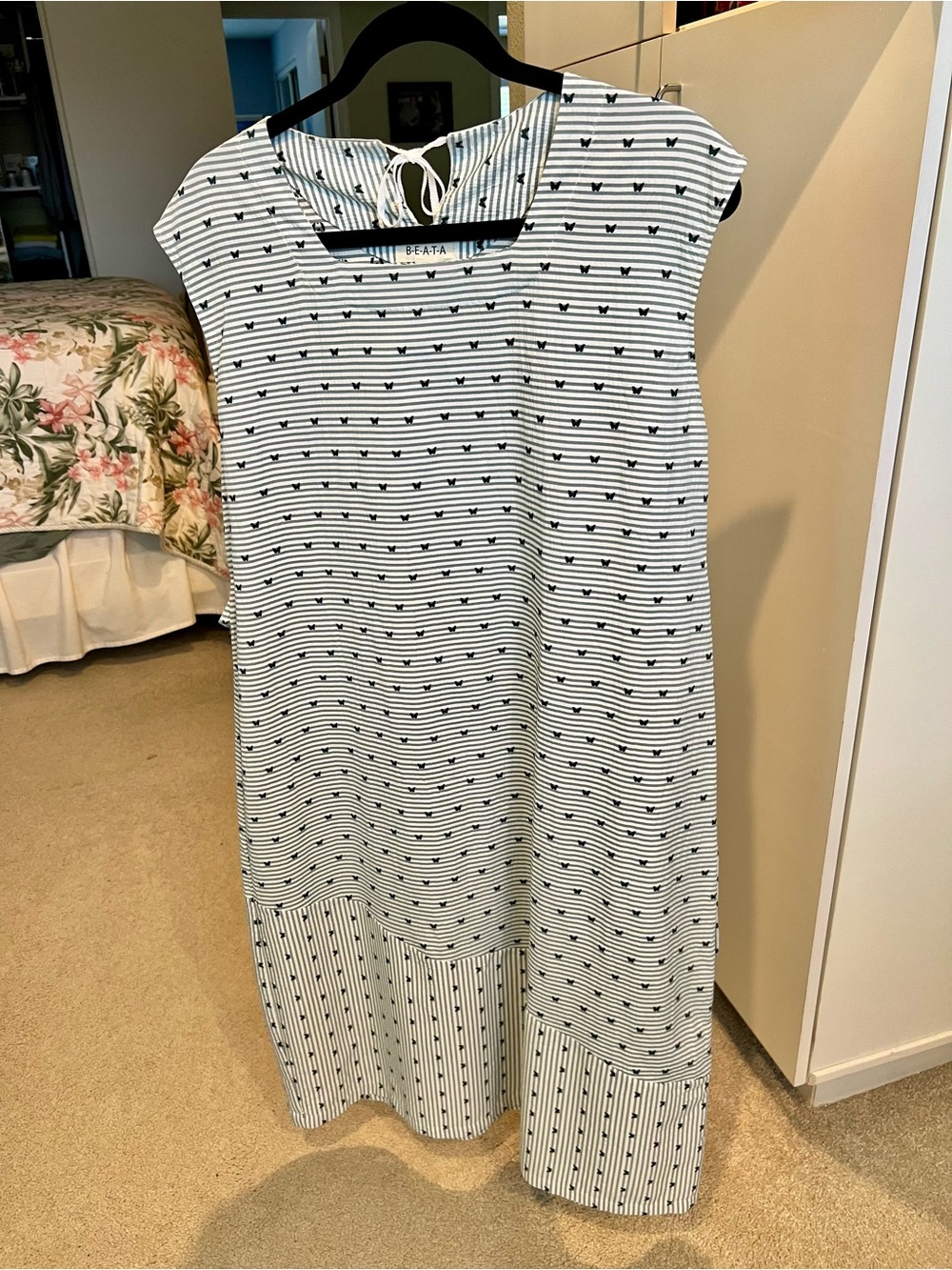 BEATA White & Green/Gray Patterned Midi Dress with Tie Back